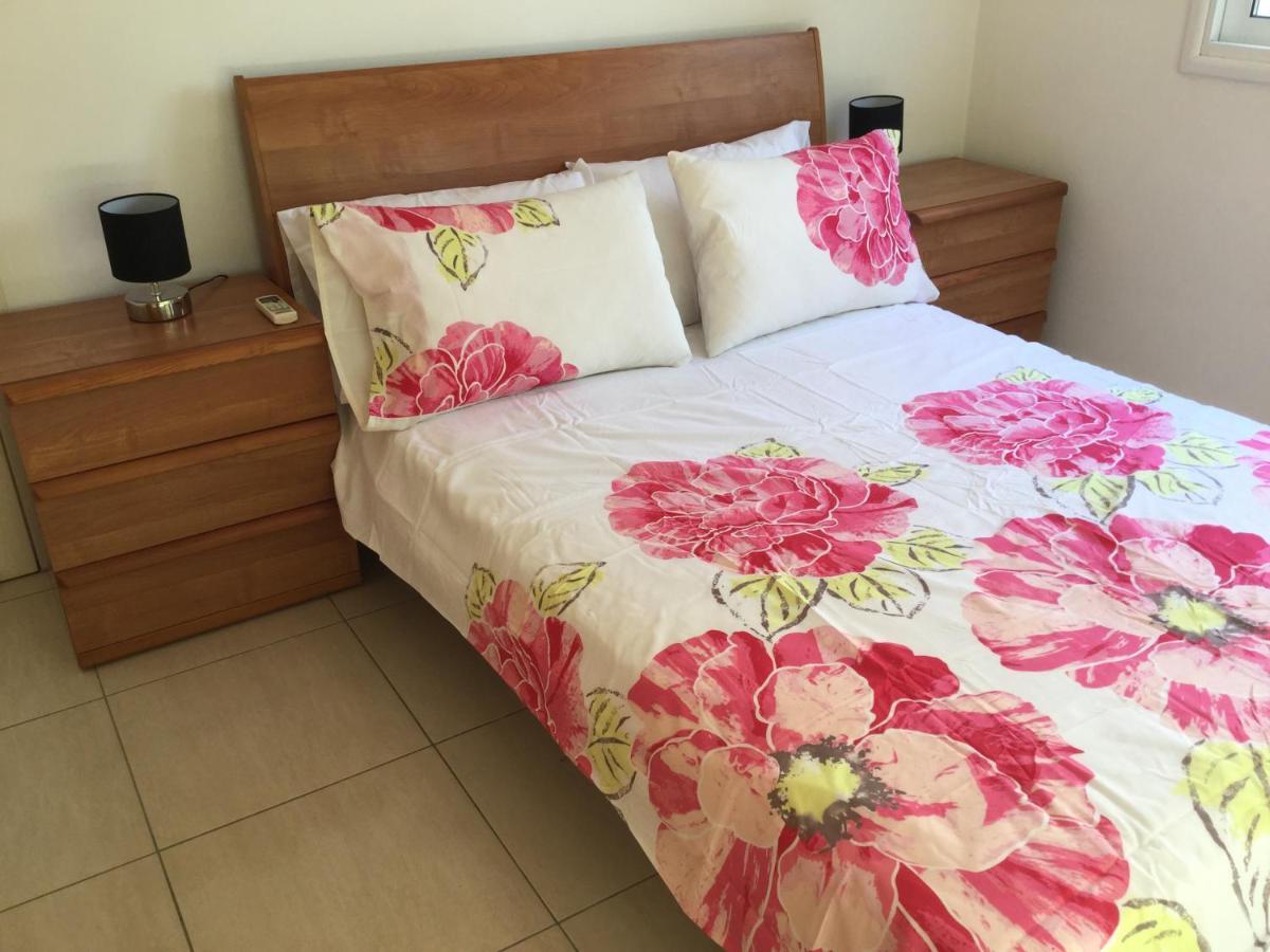 Poolside 2 Bedroom Apt, Paphos Riviera, Universal Area Экстерьер фото